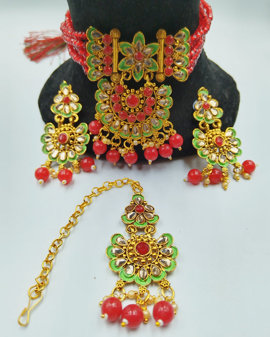 BEAUTIFUL RED, GREEN AND GOLD KUNDAN CHOKER, MAANG TIKKA AND EARRING SET